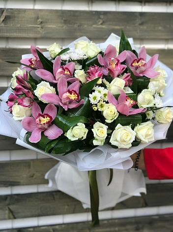 Букет цветов из: Розы и Хризантемы в Камызяке