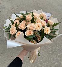 Букет Кремовые розы Латте в Камызяке