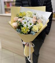 Букет цветов из:  Альстромерии, Розы и Хризантемы в Камызяке