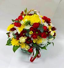 Цветочная композиция из Хризантемы и Розы в корзине в Камызяке