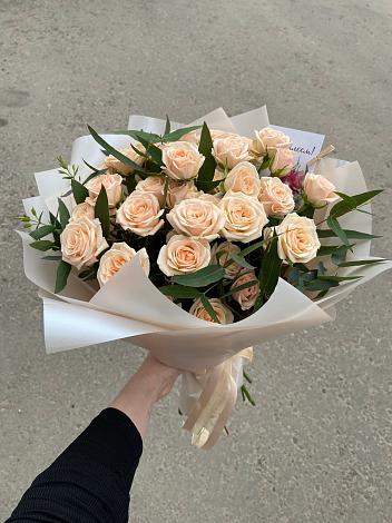 Букет Кремовые розы Латте в Камызяке