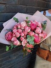 Букет розы в пальмах в Камызяке Букет цветов из: Розы в Камызяке