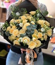 Букет цветов из:  Розы и Лизиантусы в Камызяке